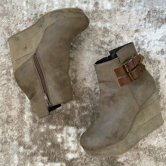 Sbicca Taupe Buckle Strap Wedge Booties - Picture 6 of 8